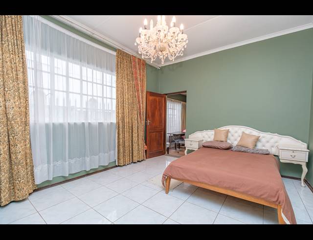 5 BEDROOM FREEHOLD FOR SALE IN BLACKHEATH
